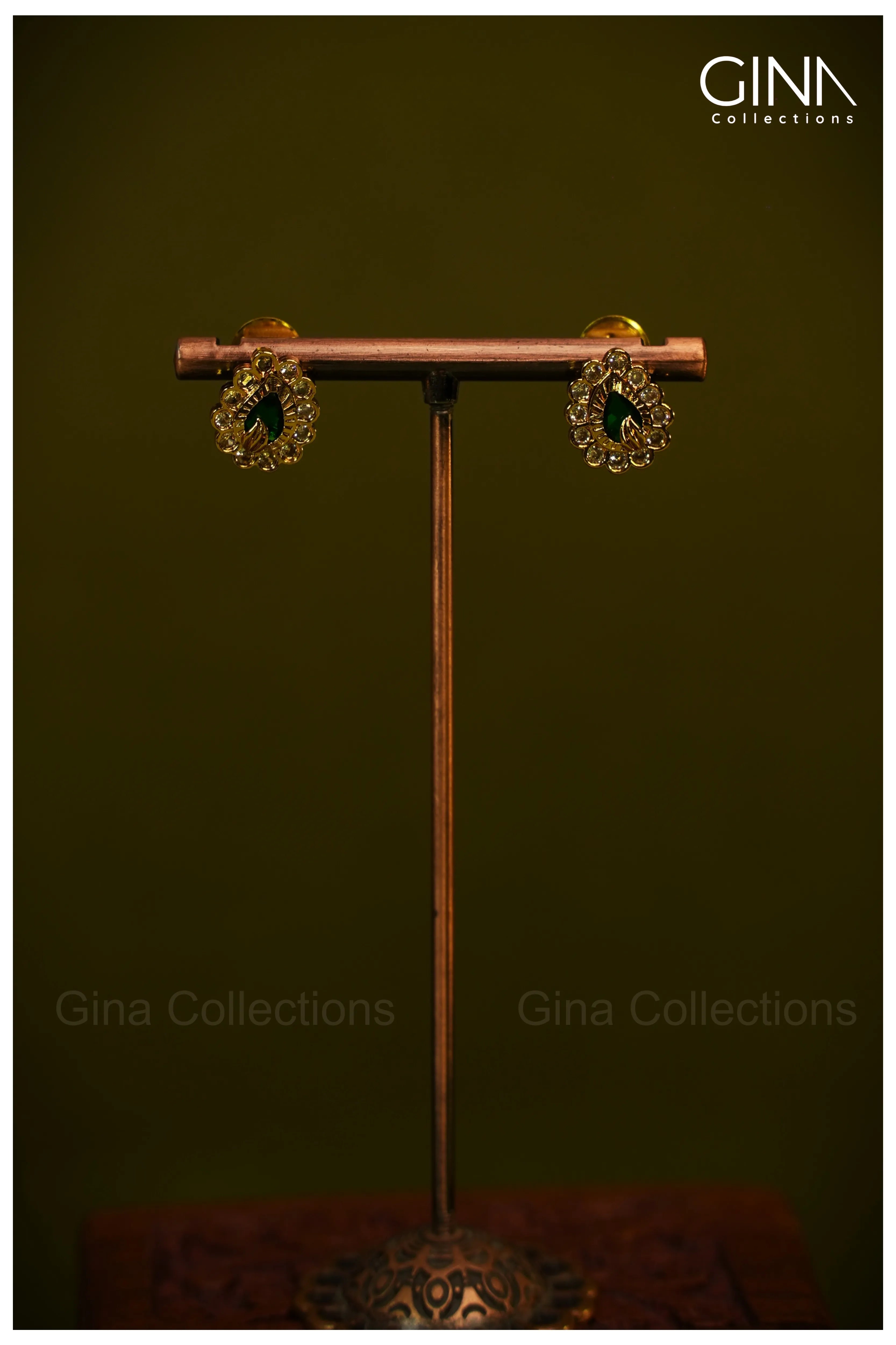 Emerald Mango Pendant & Chain