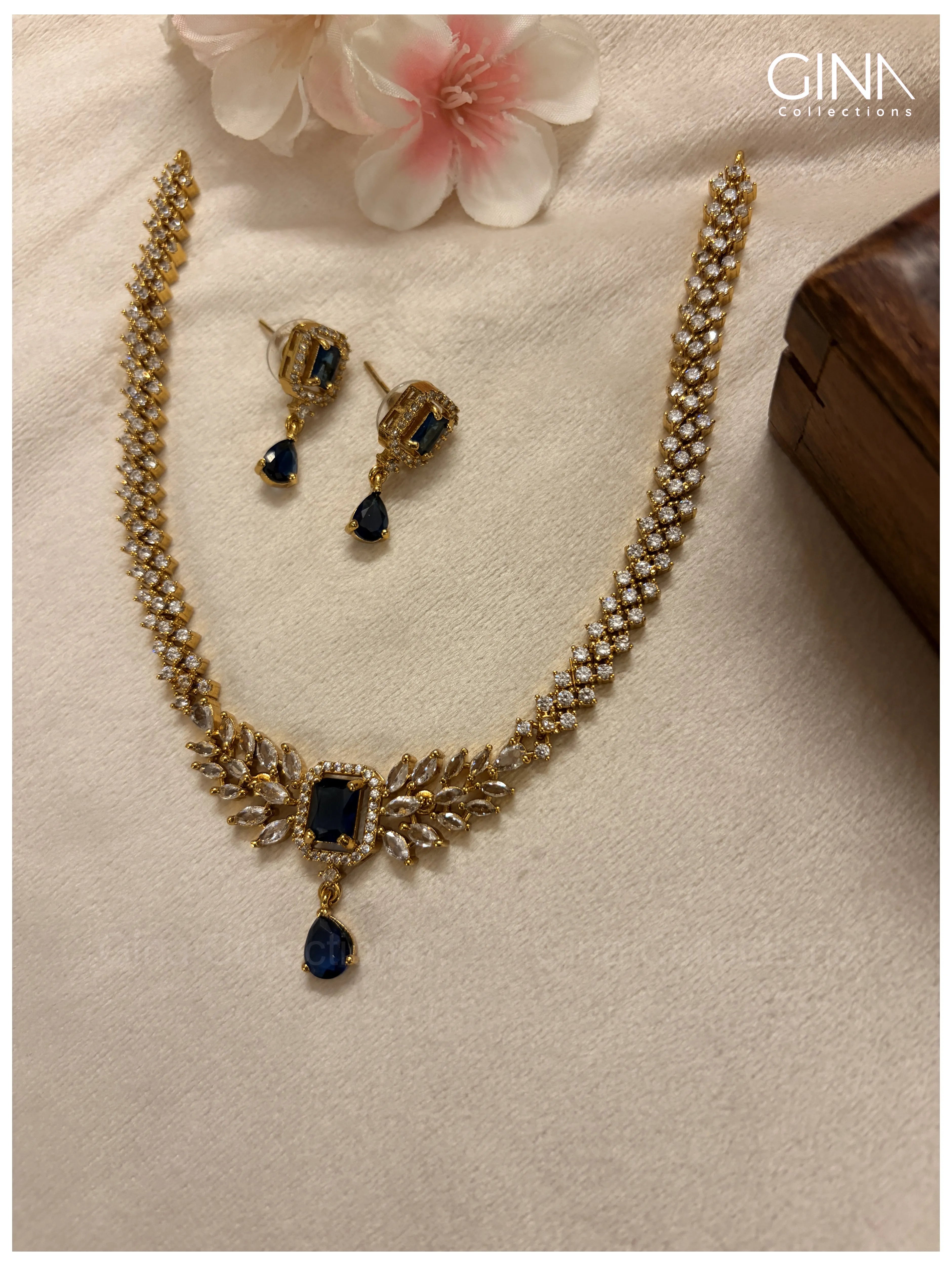 Sleek Stone Necklace
