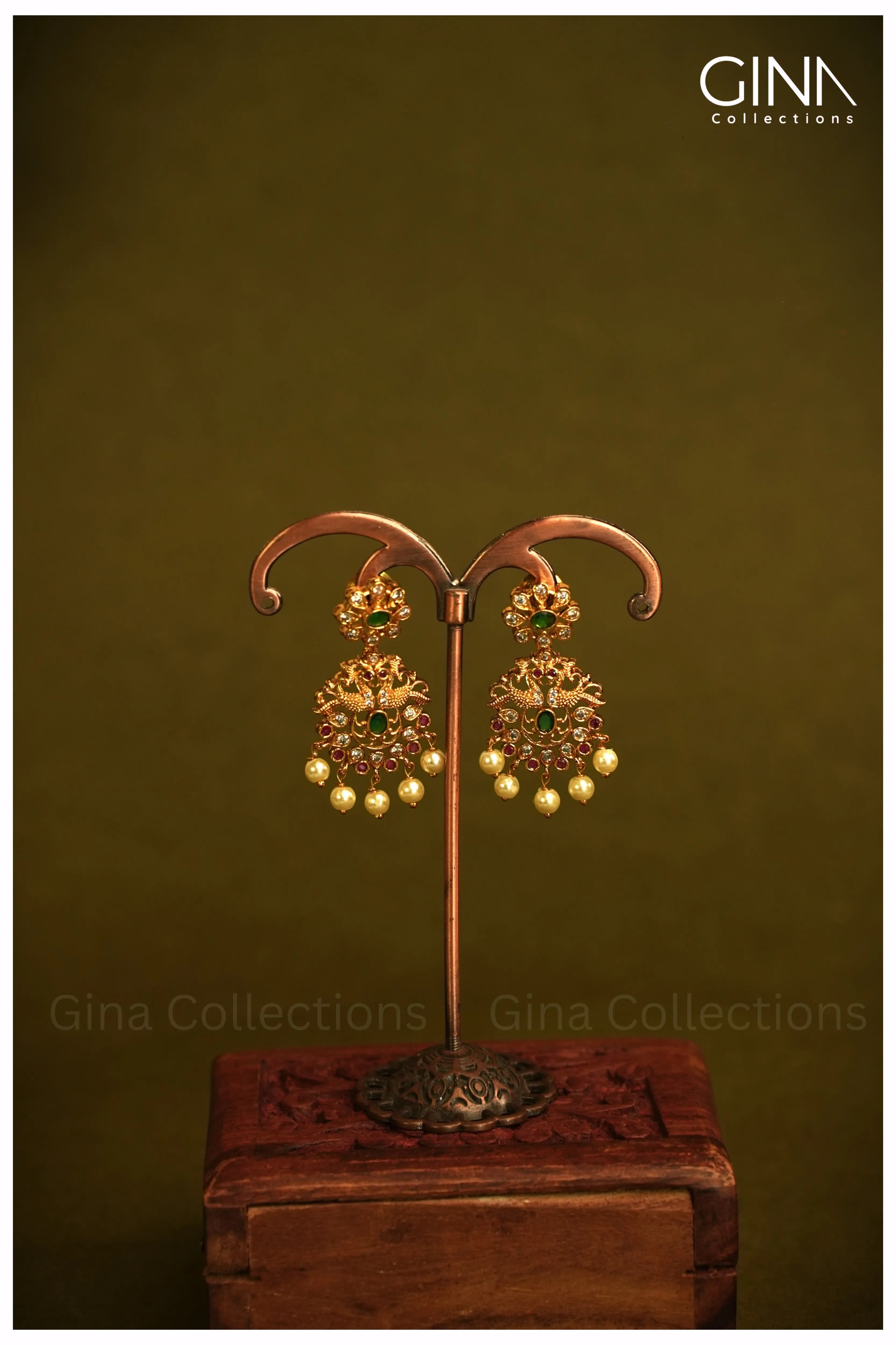 Attigai with Pearl Drops Necklace