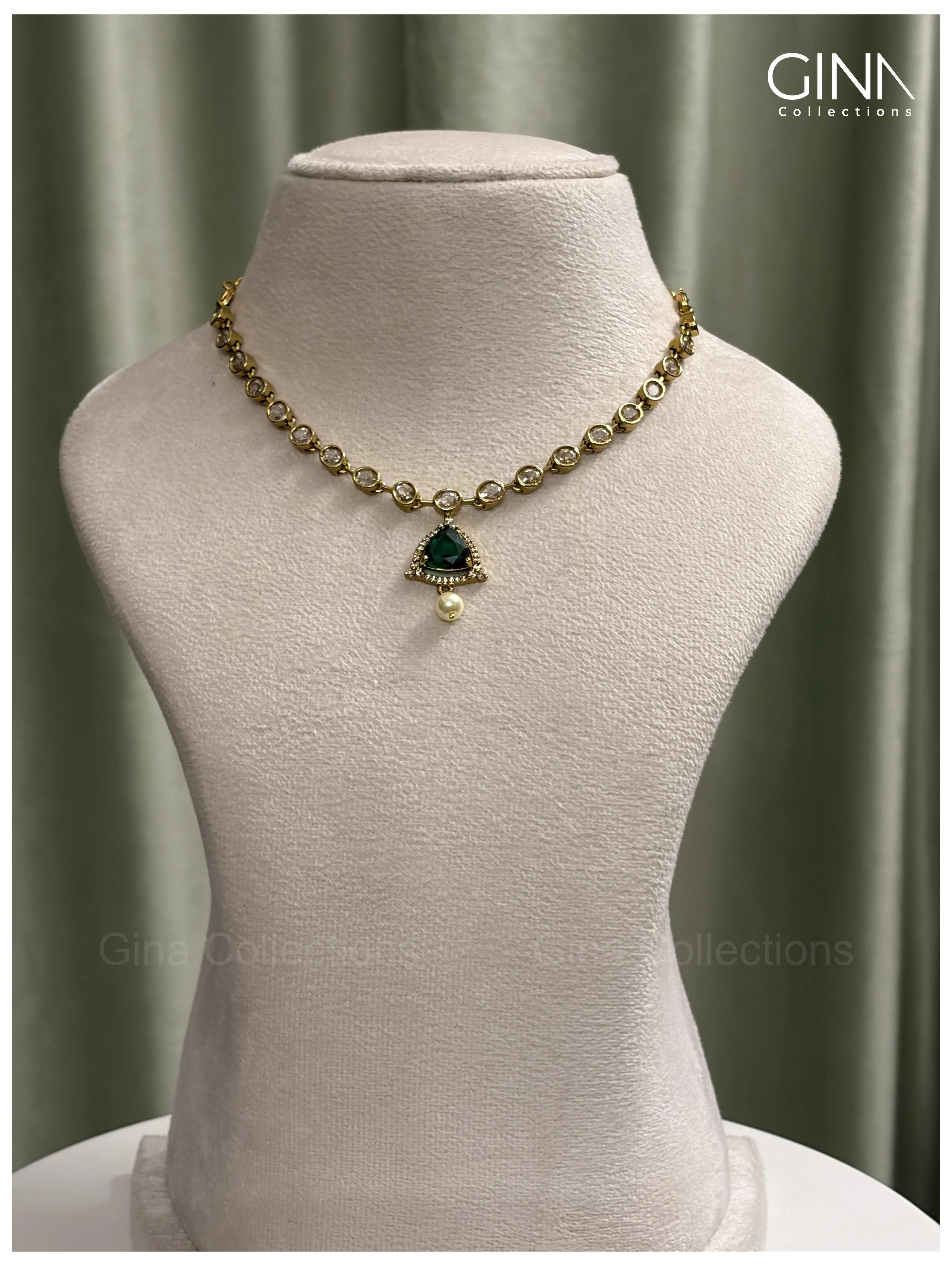 Elegant Emerald Neckset