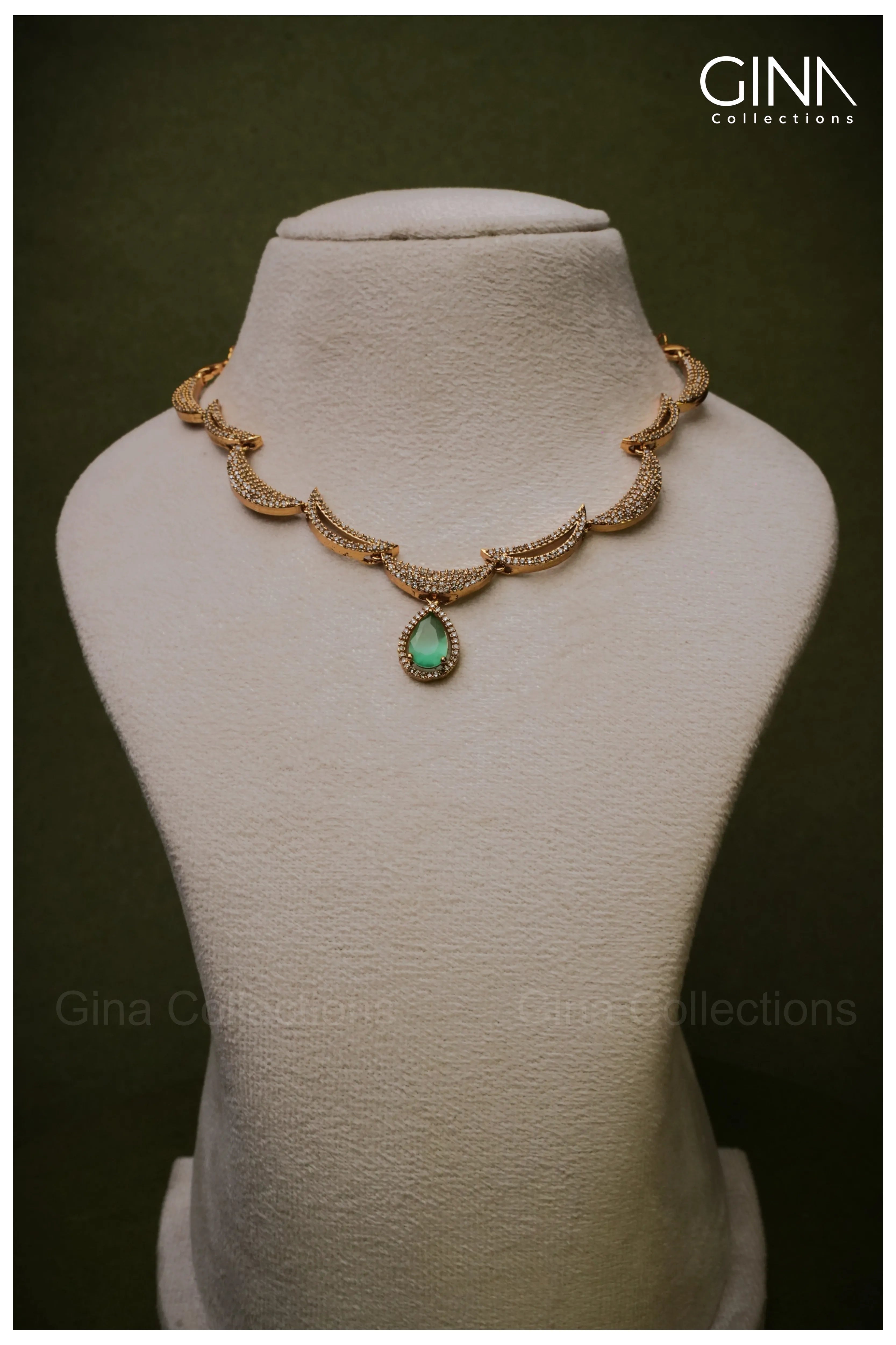 Elegant Victorian Sparkling Necklace