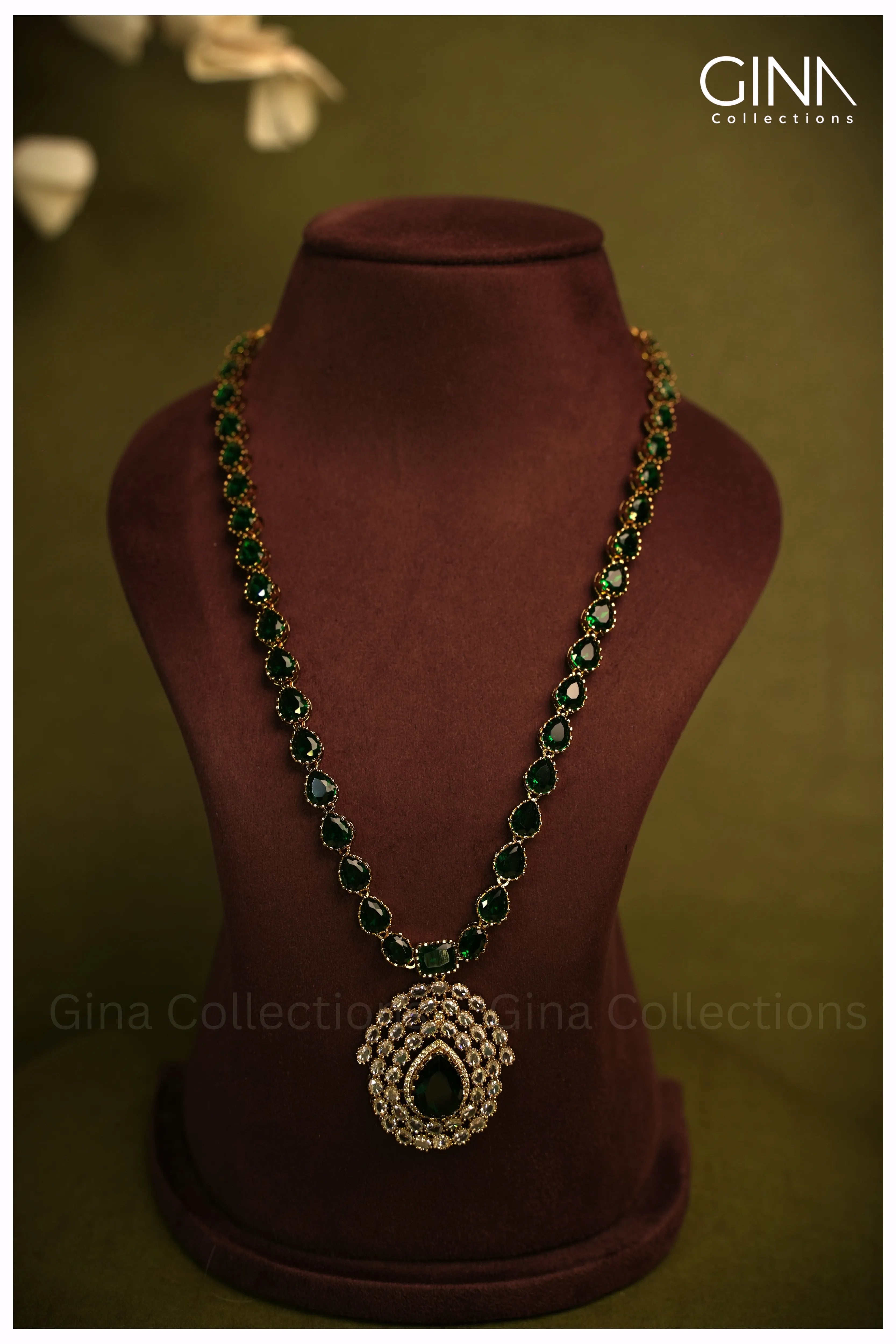 Graceful Victorian Emerald Haram