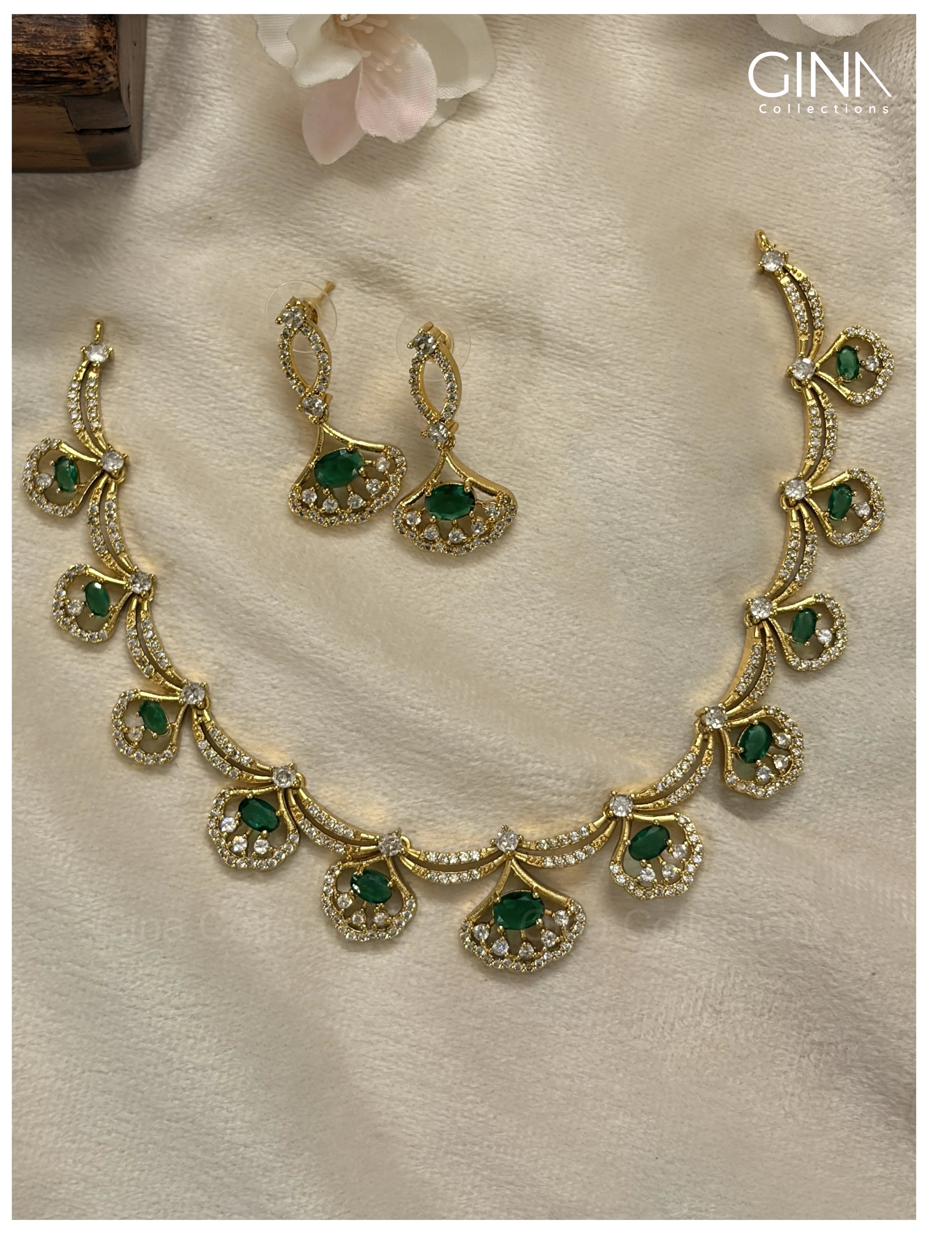 Emerald Fan Garland Necklace