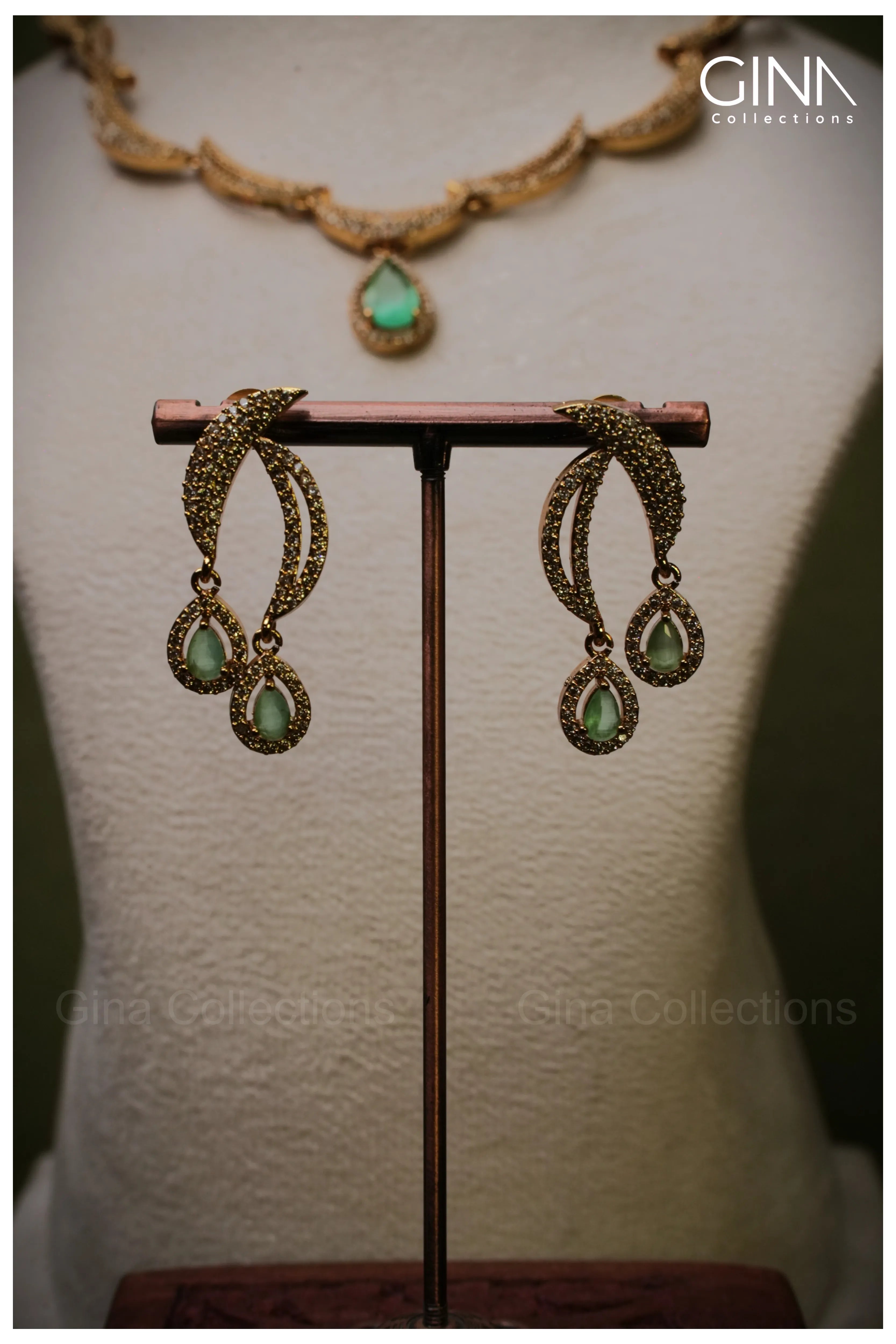 Elegant Victorian Sparkling Necklace
