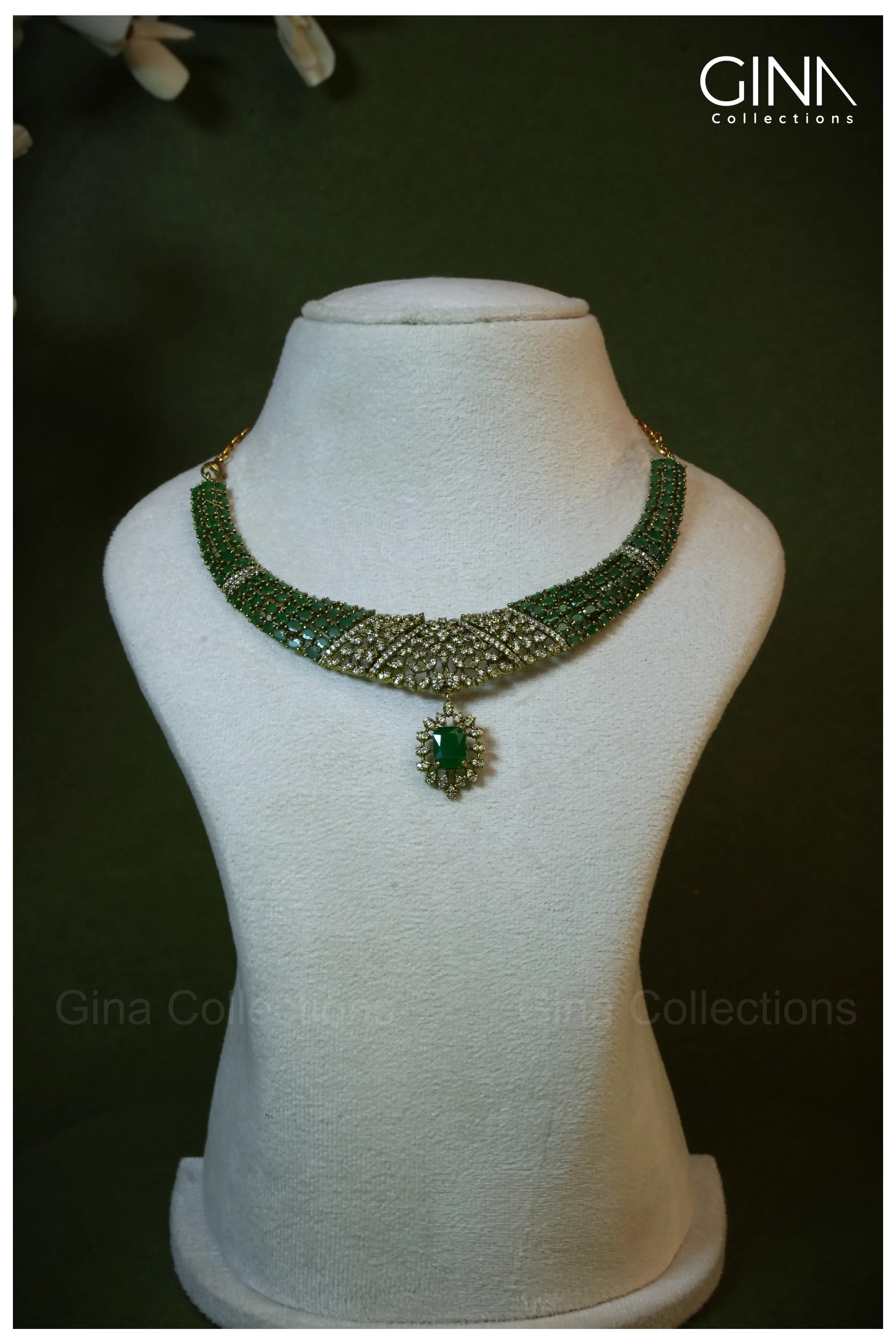Elegant Emerald Hasli