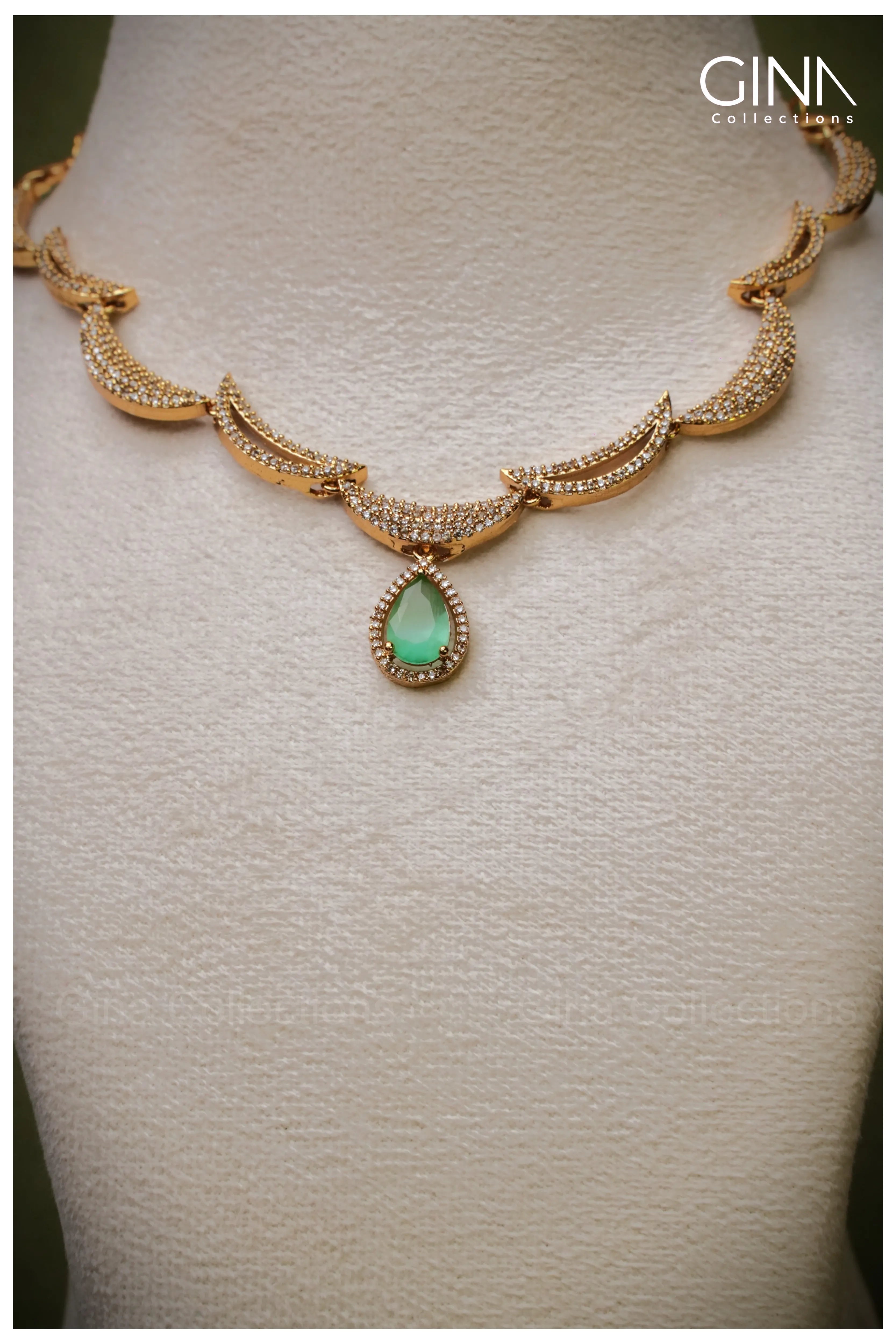 Elegant Victorian Sparkling Necklace