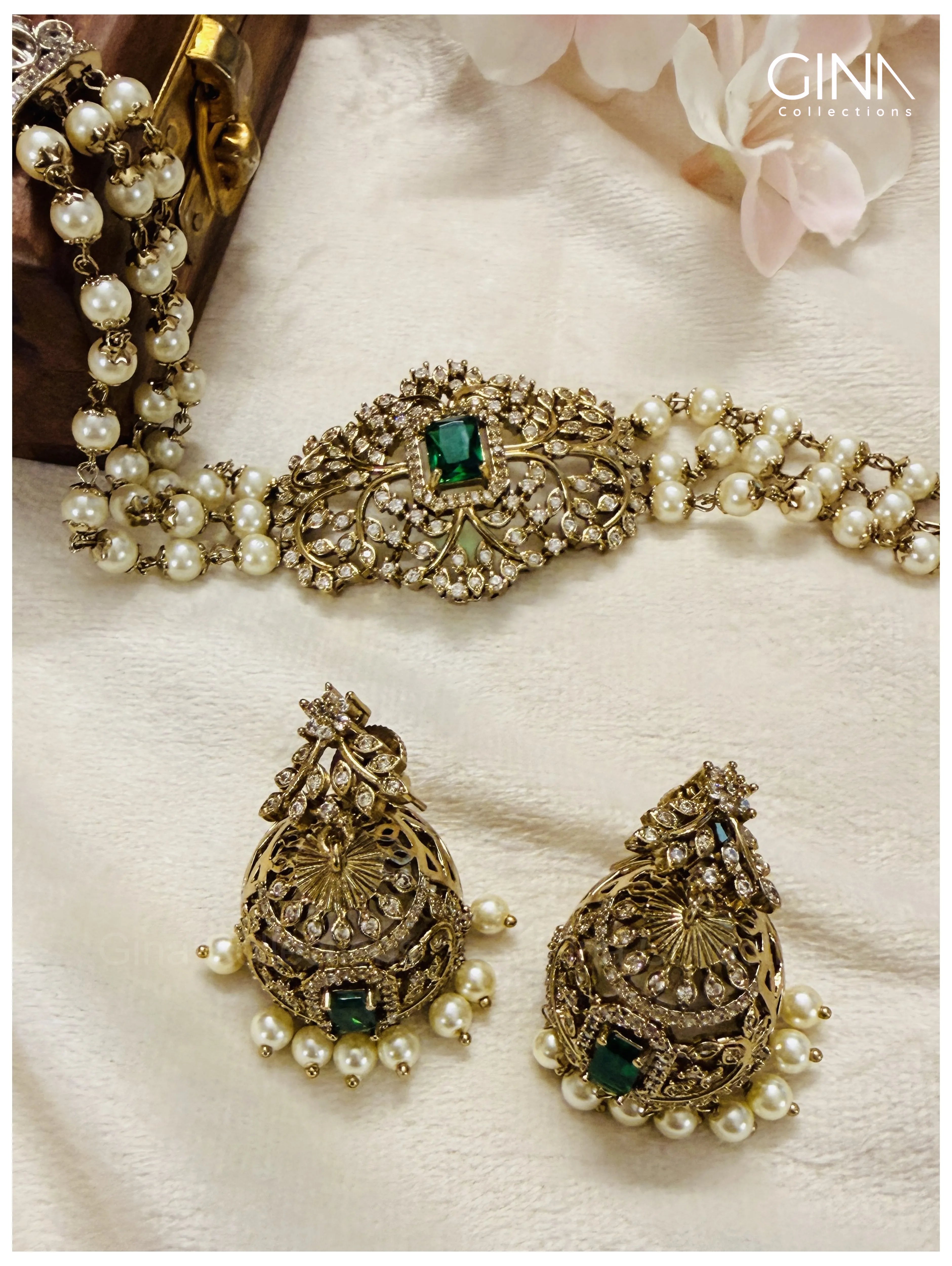 Three Layers Pearl Choker with Square Emerald Stone
