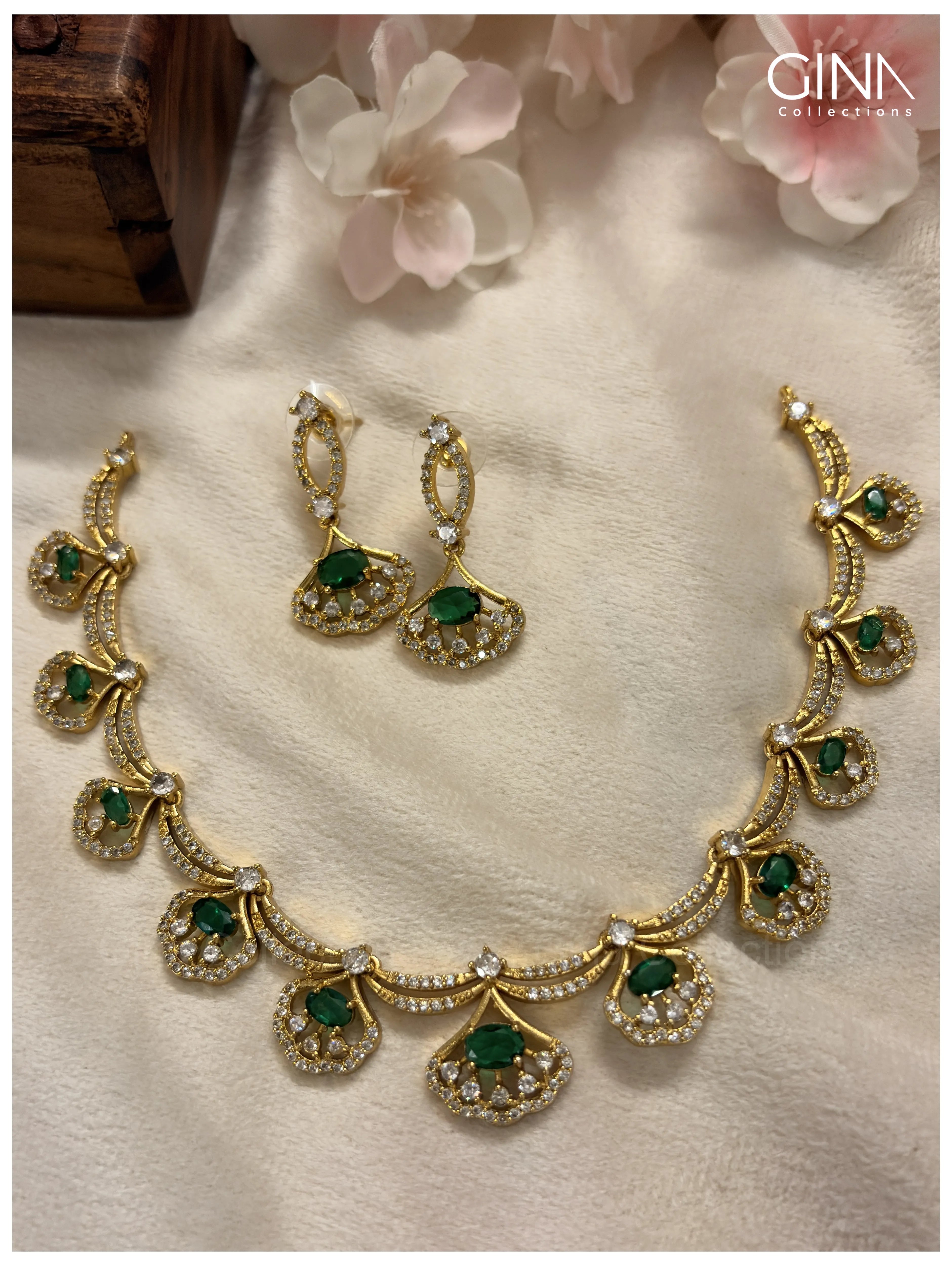 Emerald Fan Garland Necklace