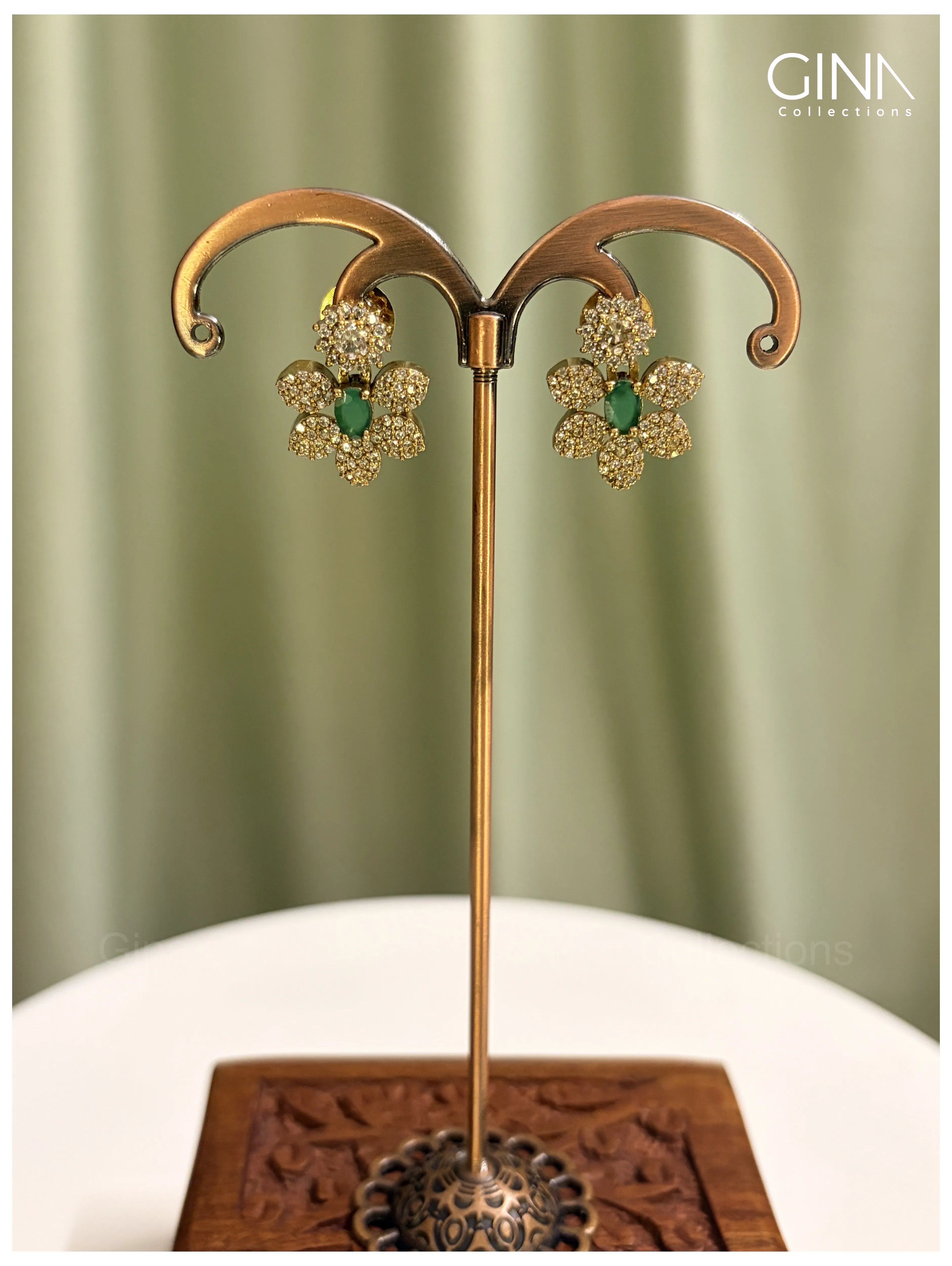 Emerald Florets Garland Necklace