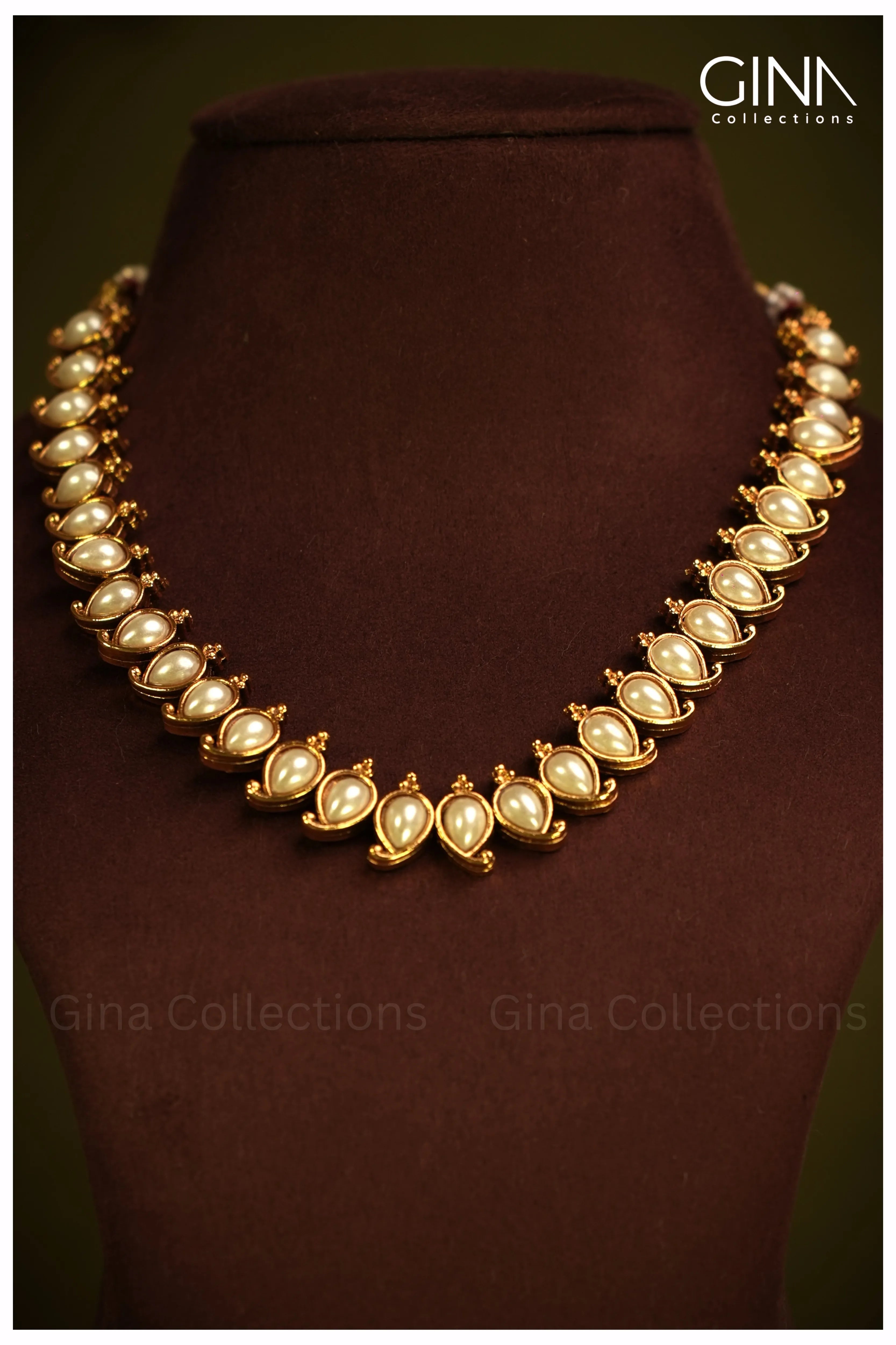 Pearl in Leaf Necklace
